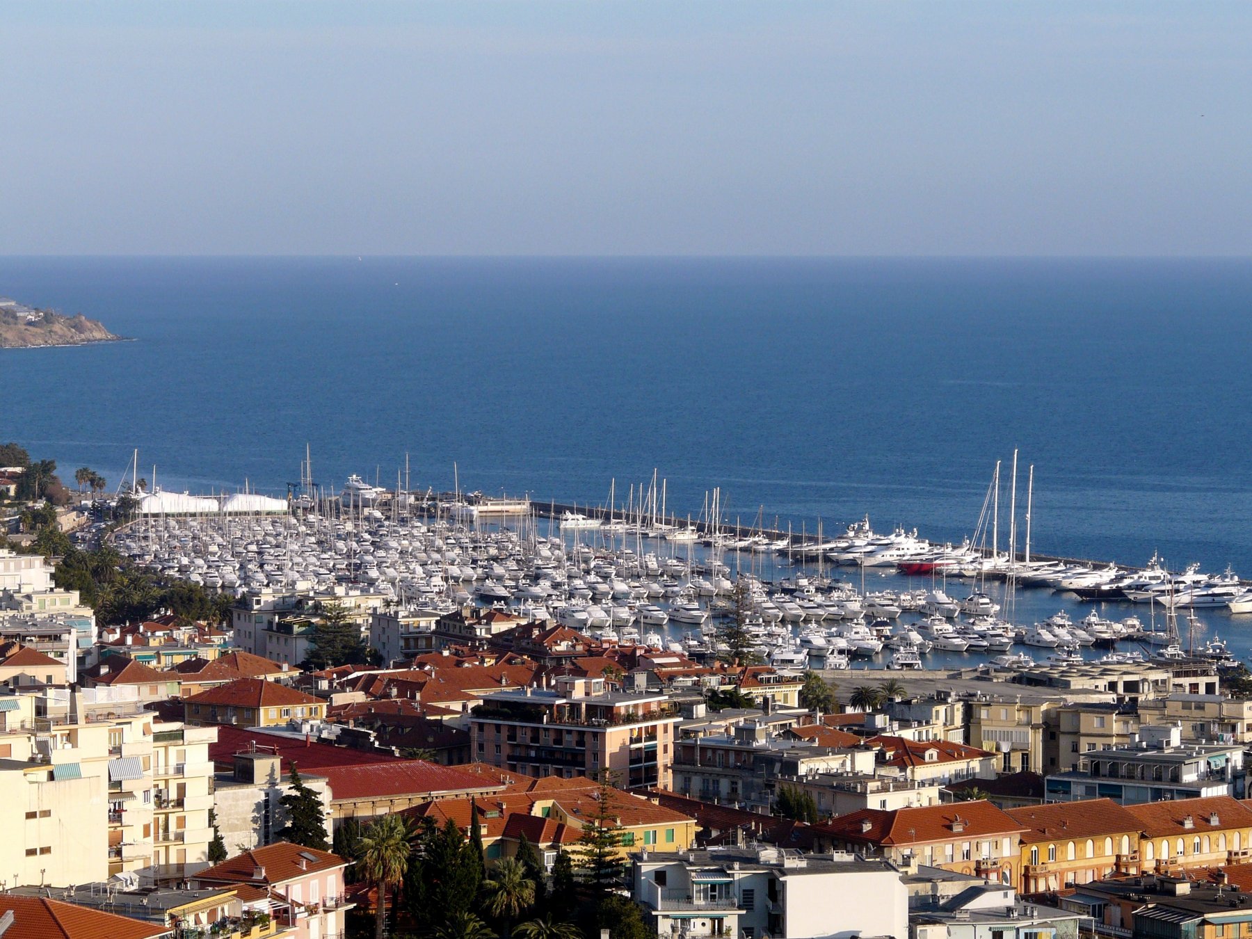Utsikt över Sanremo och havet